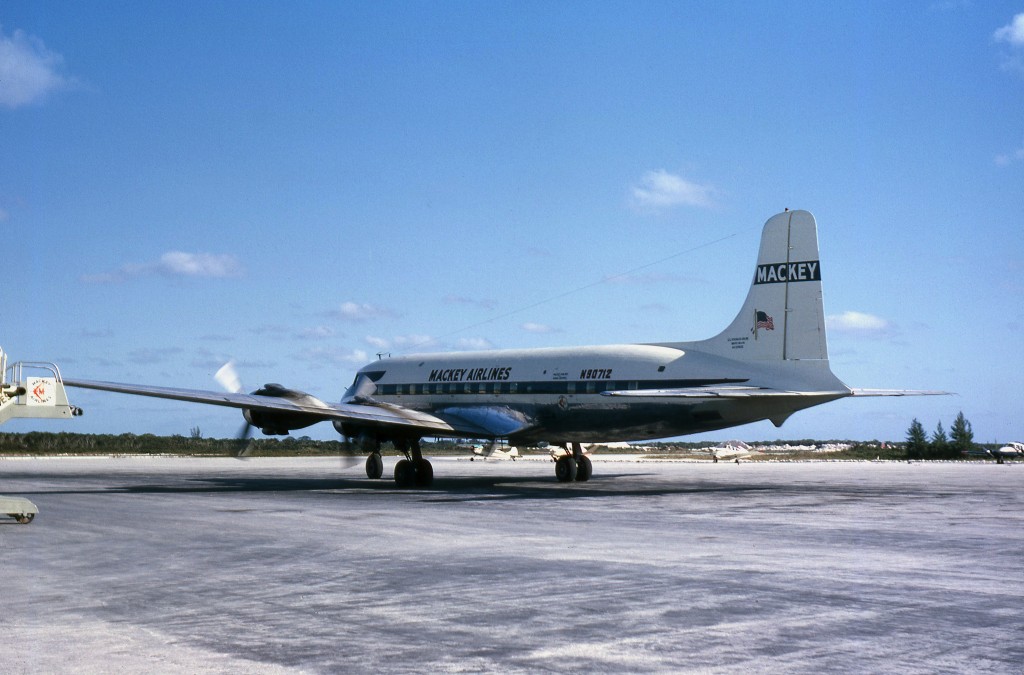 DC-6 N90712 WTD