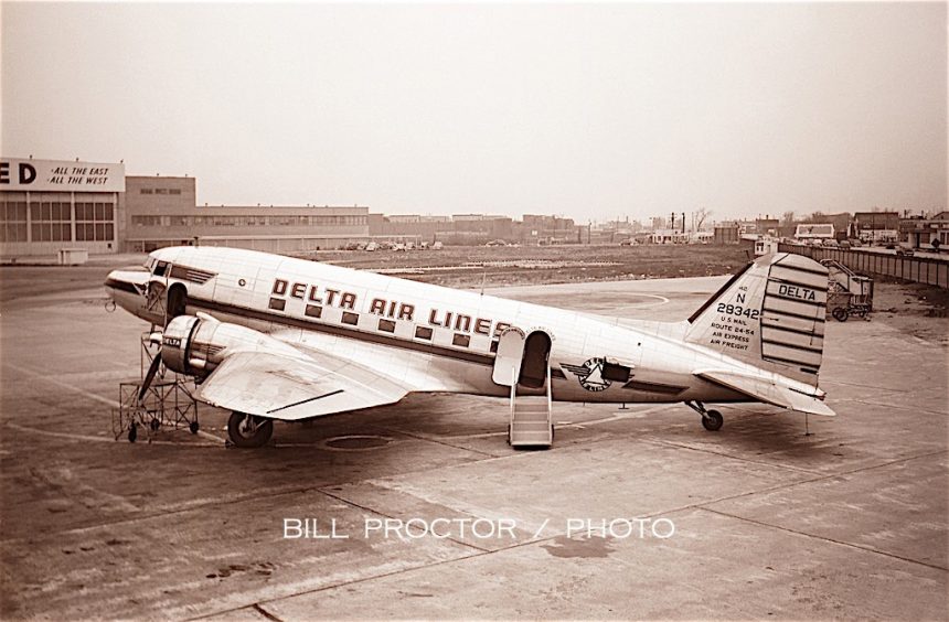 DC-3 N28342 MDW 1949 Bill Proctor-7076904