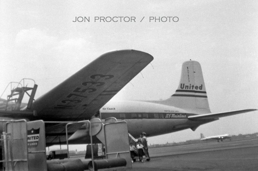 DC-6-N37533-MDW-1955-1024x679