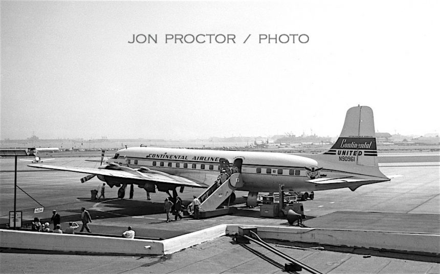 DC-6B N90961 CO:UA SAN 8:10:59-7675843