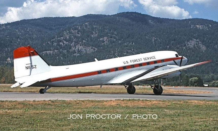 DC-3 Turbo N115Z SZT 8:94
